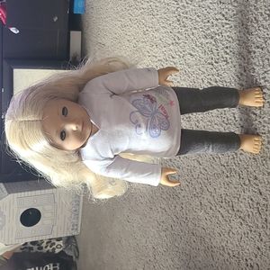 AMERICAN GIRL DOLL